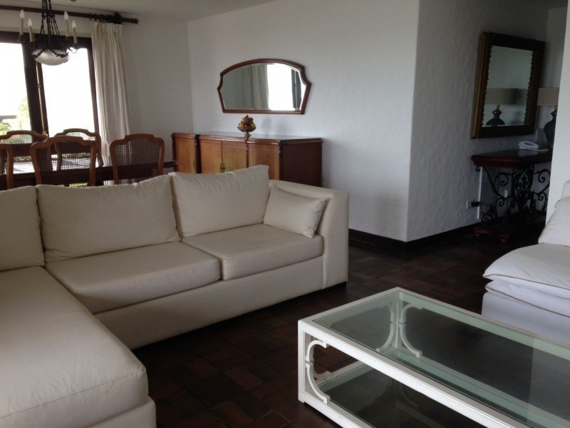 Lindo departamento en alquiler en Península 